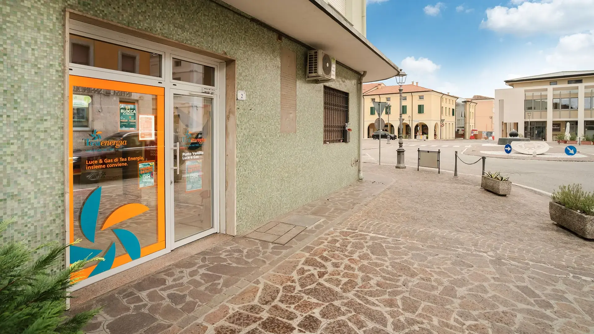 Esterno punto vendita Moglia